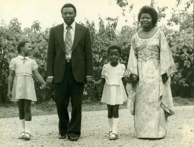 Zac with Embelle, Christine and Limunga - 1980